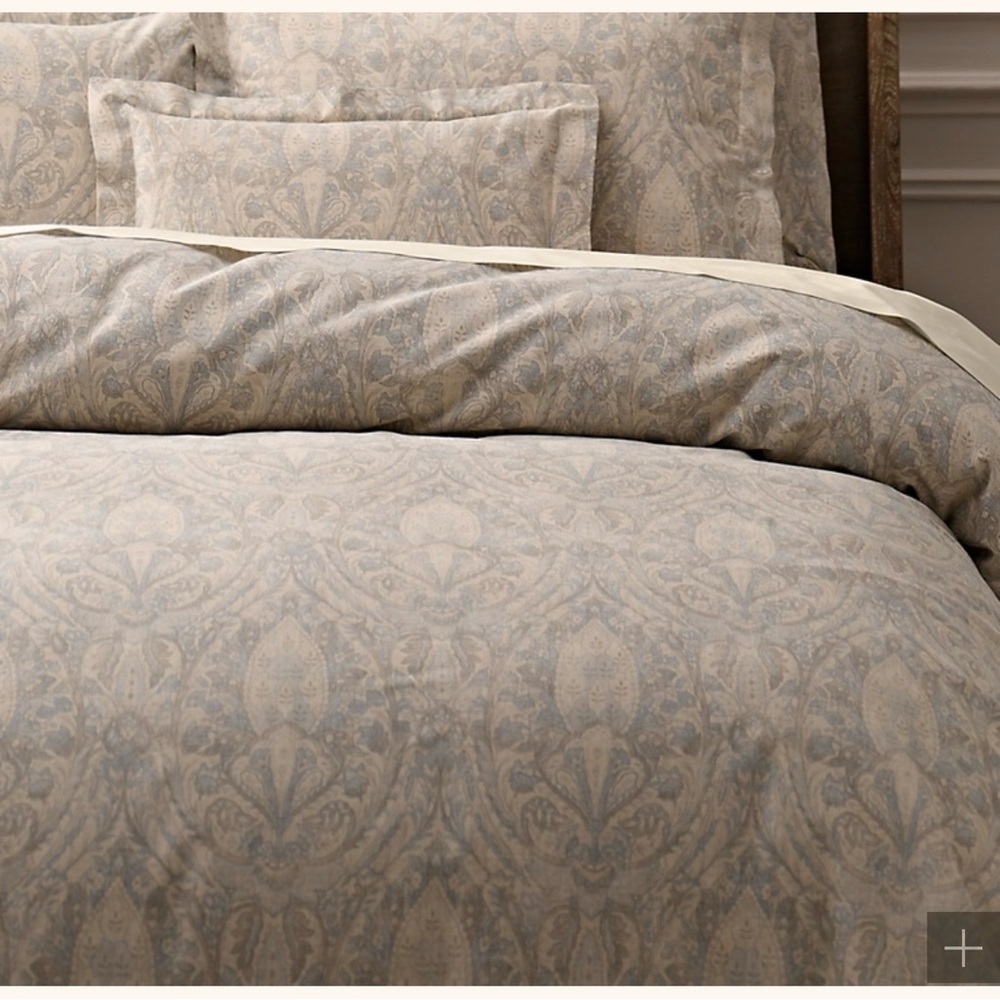 Restoration Hardware-ITALIAN 19TH C. MEDALLION DUVET COVER & SHAMS /Queen